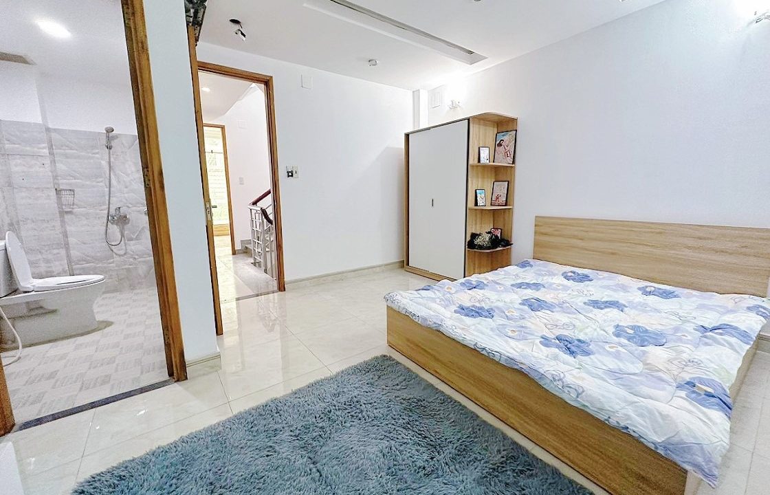 Cho thuê nhà đường Trần Quốc Hoàn Tân bình (2)